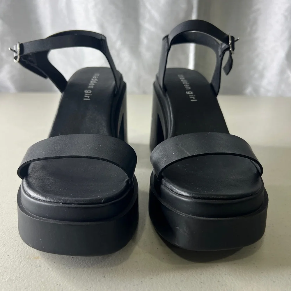 Madden Girl Black Platform Sandals 7.5